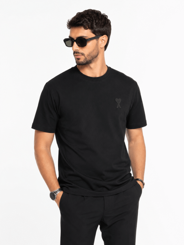 e7b18a21-cdaf-4cd3-8a59-6e881262a601 T-shirt AMI Brodé
